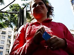 Јас само ја праша дали сака да го ебам